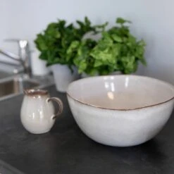 Minttu Yrtti Tekokasvi