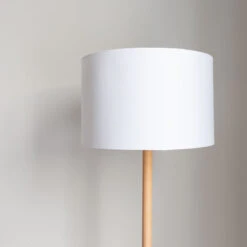 Trio Korba Lattiavalaisin E27 Valkoinen